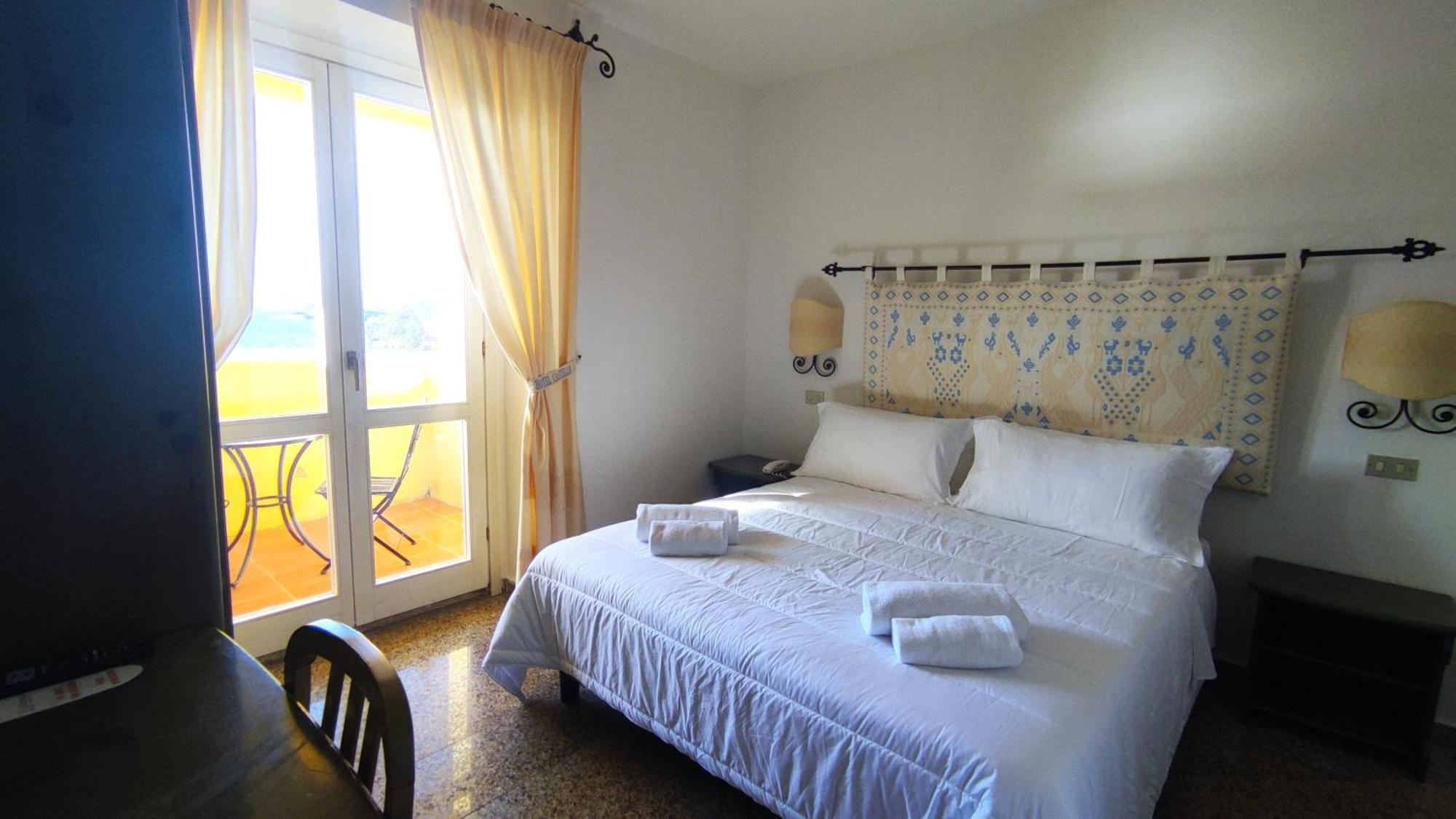 Hotel Castello Golfo Aranci Extérieur photo