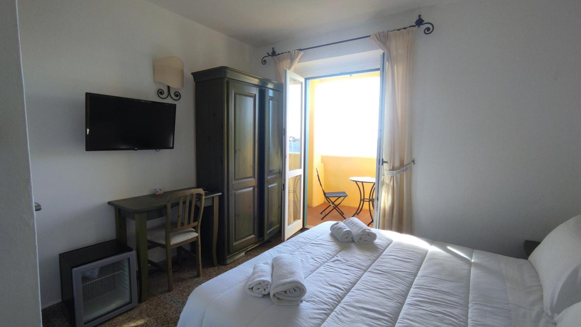 Hotel Castello Golfo Aranci Extérieur photo