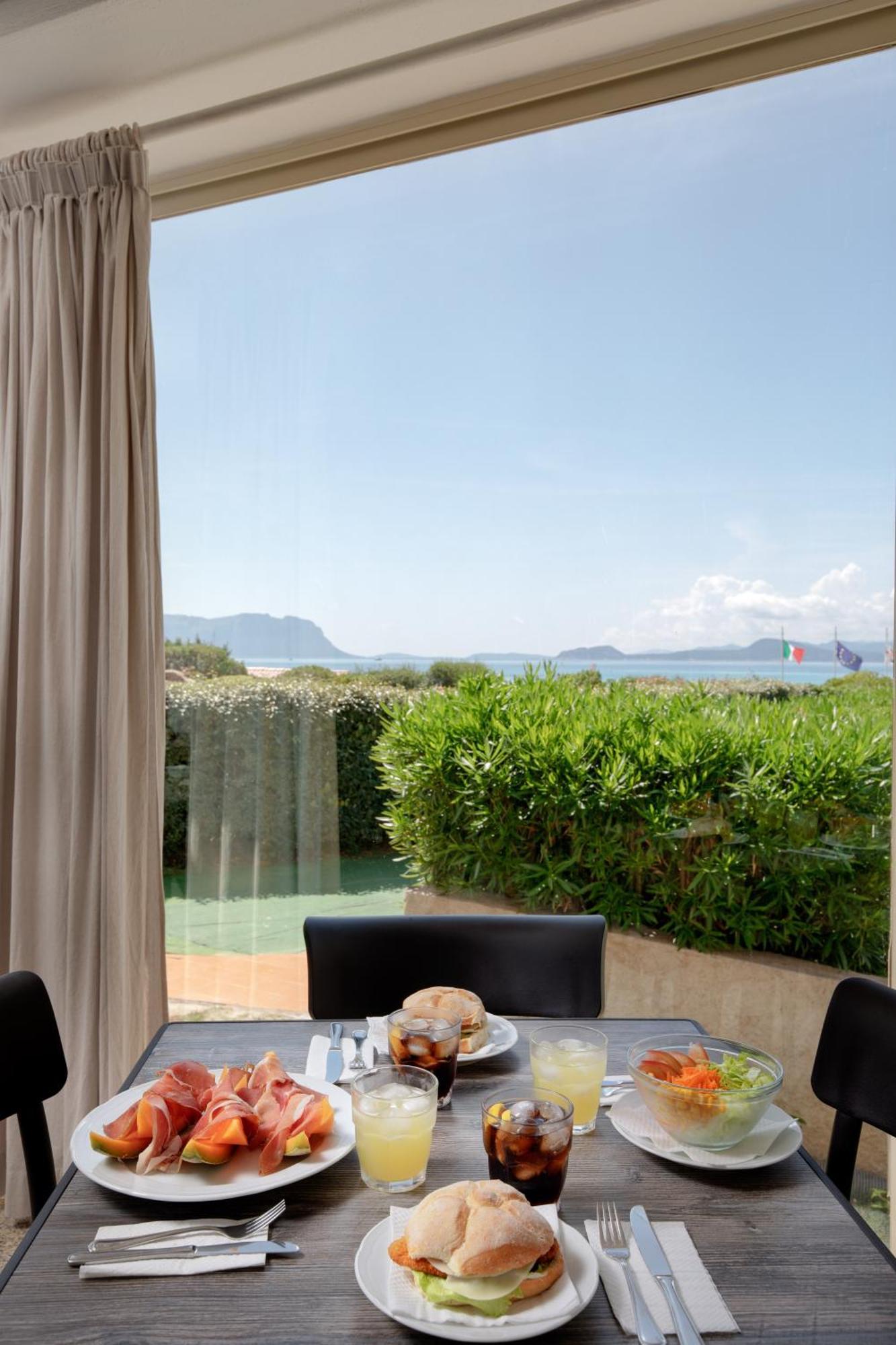 Hotel Castello Golfo Aranci Extérieur photo