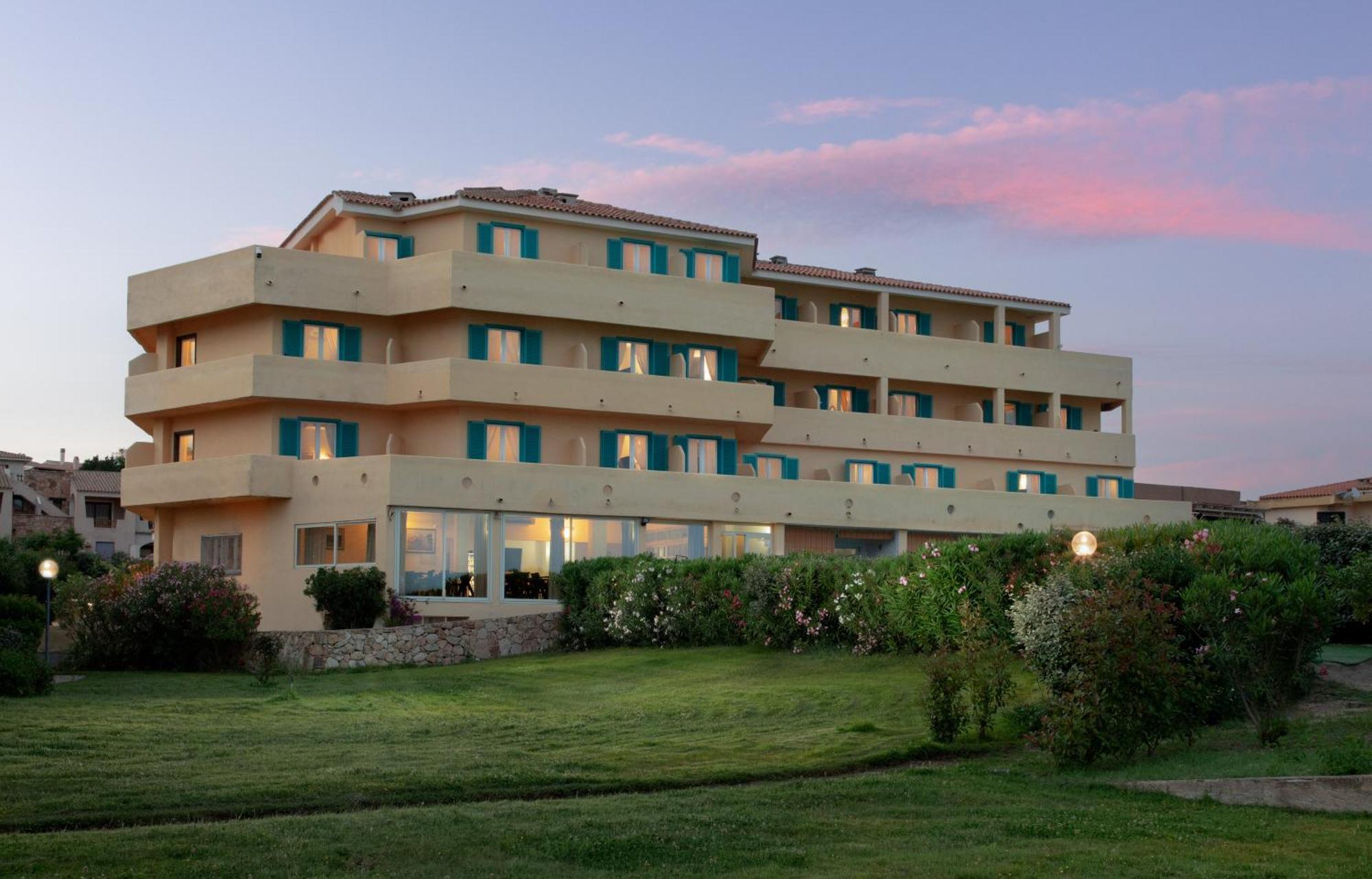Hotel Castello Golfo Aranci Extérieur photo