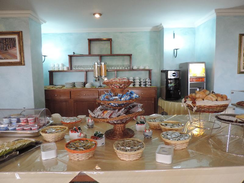 Hotel Castello Golfo Aranci Extérieur photo